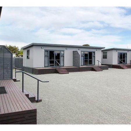 Pine Lake View Lodge Kaiapoi エクステリア 写真