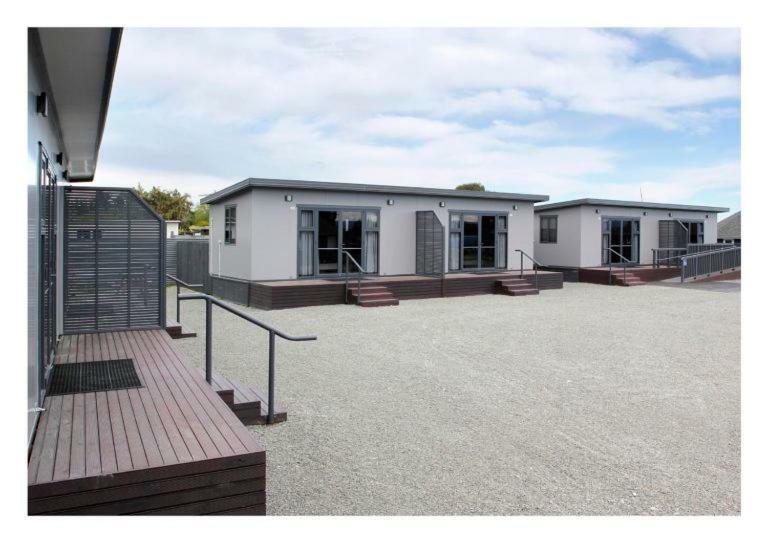 Pine Lake View Lodge Kaiapoi エクステリア 写真