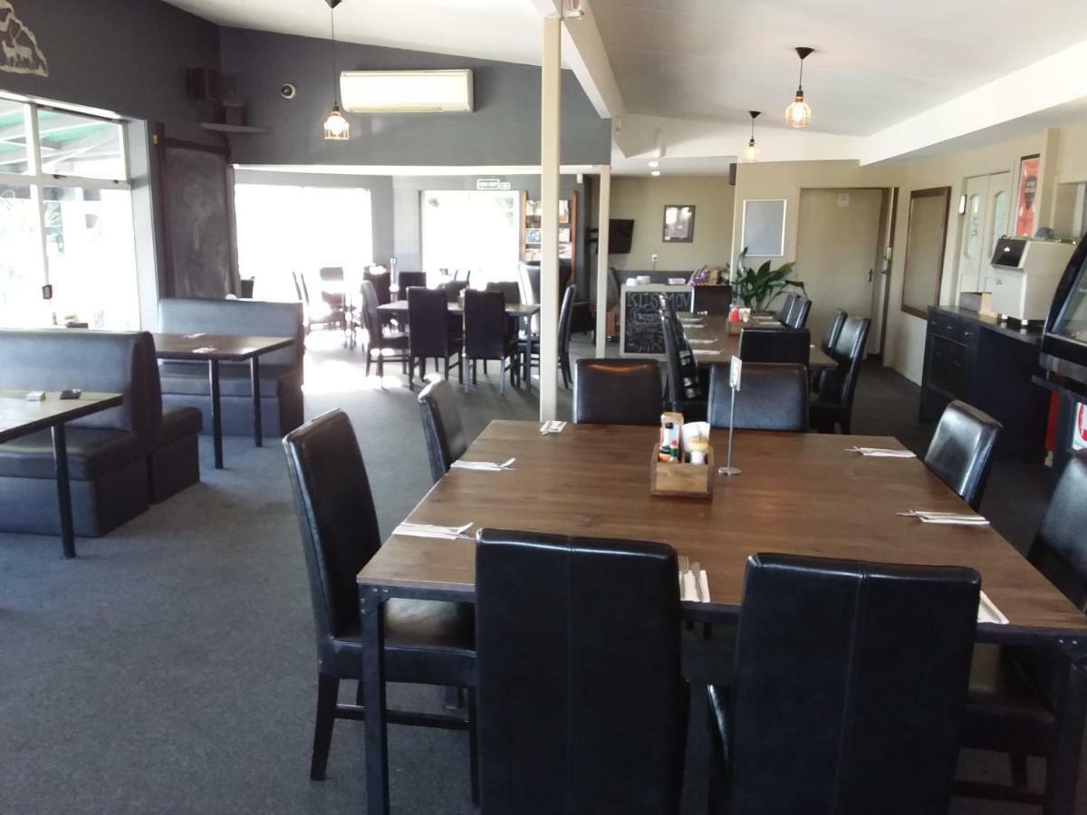 Pine Lake View Lodge Kaiapoi エクステリア 写真